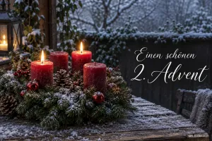 Adventskranz mit vier roten Kerzen, zwei brennen, im Schnee, Text: Einen schönen – 2. Advent