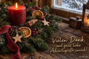 Brennende rote Kerze mit Orangenscheiben und Zimt am Fenster, Text: Vielen Dank – und ganz liebe Adventsgrüße zurück!