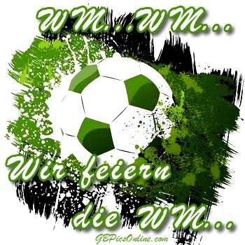 Fußball vor grünem Hintergrund zum Feiern der WM. Fußball vor grünem Hintergrund zum Feiern der WM.