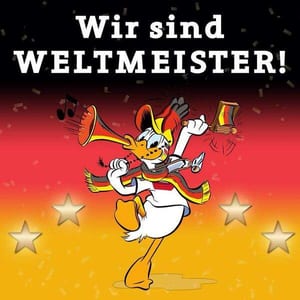 Donald Duck als deutscher Fußballfan mit Trompete und Fanartikeln, feiert Weltmeisterschaft.