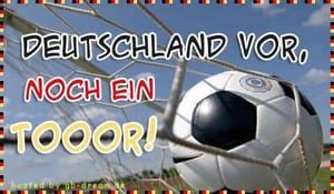 Fußball im Tor, Jubel für ein Tor der deutschen Mannschaft.