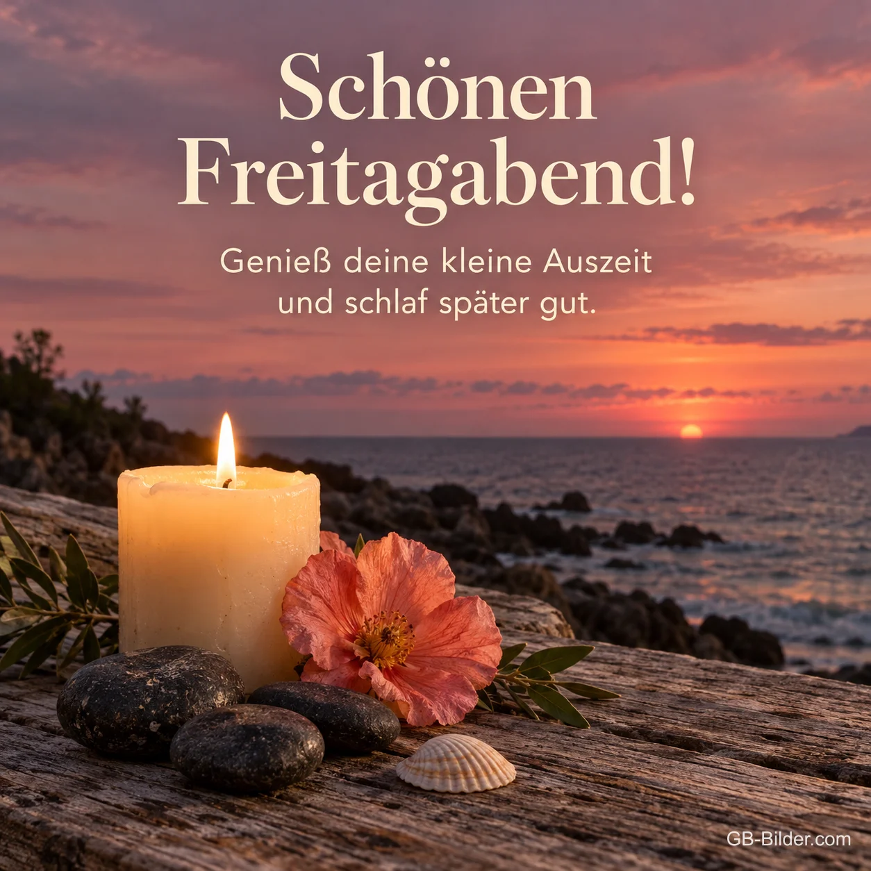 Kerze, Steine und Hibiskusblüte am Meer im Sonnenuntergang, Text: Schönen Freitagabend! – Genieß deine kleine Auszeit und schlaf später gut.