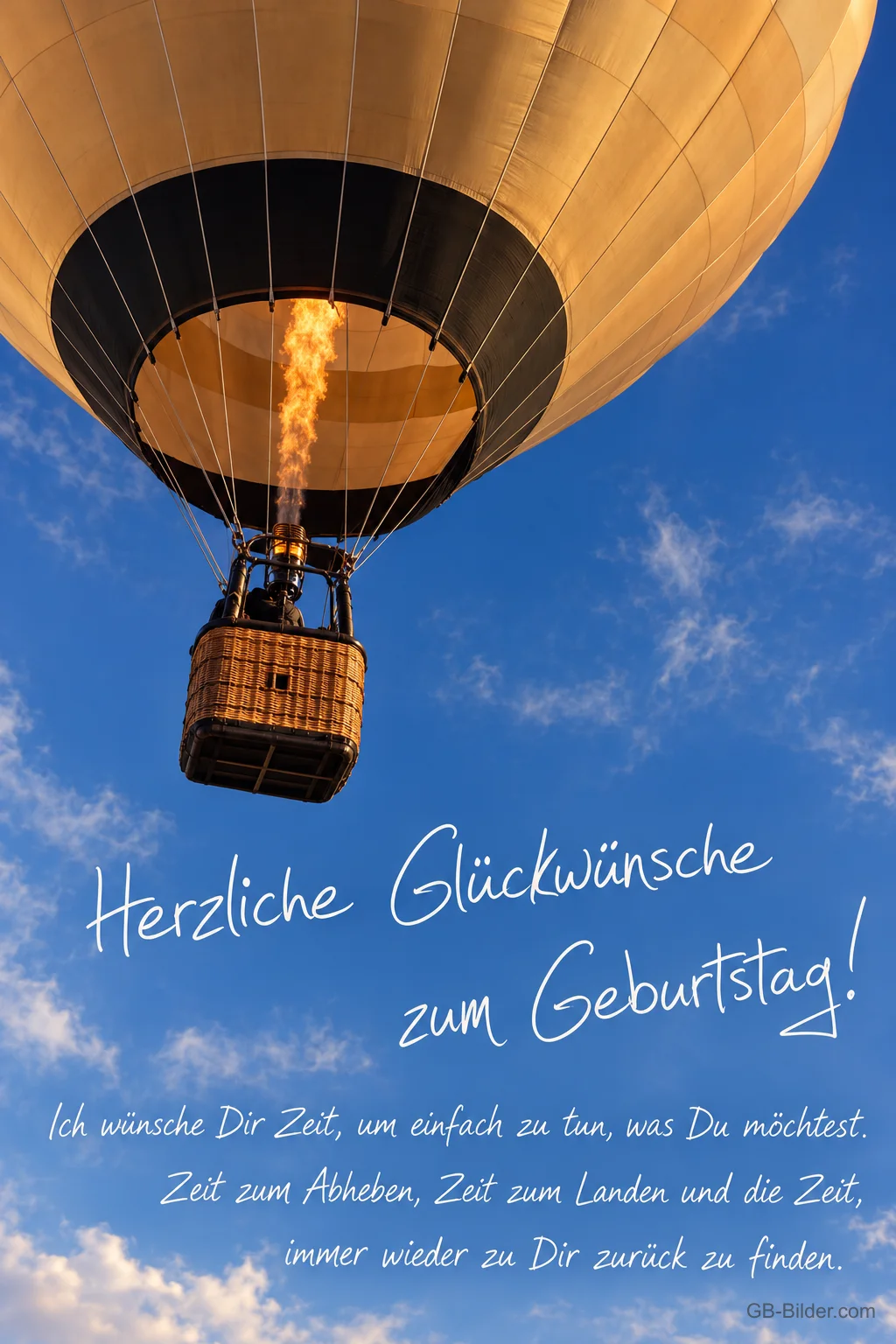 Heißluftballon am blauen Himmel, Text: Herzliche Glückwünsche zum Geburtstag! Ich wünsche dir Zeit zum Abheben