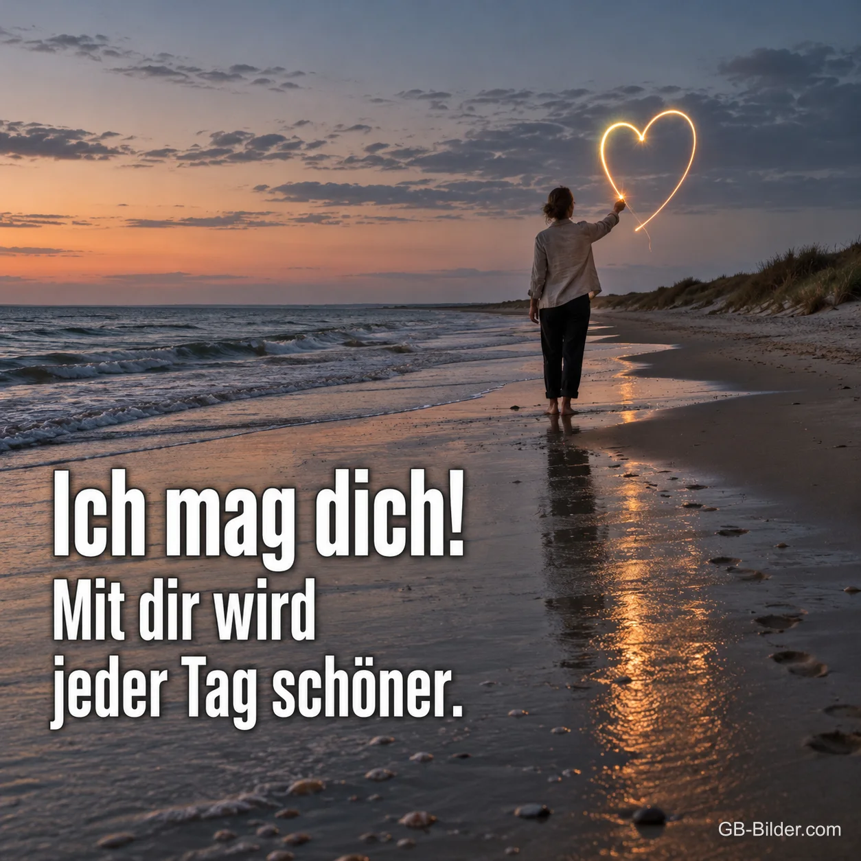 Frau malt ein Lichtherz am Strand, Text: Ich mag dich! Mit dir wird jeder Tag schöner. Frau malt ein Lichtherz am Strand, Text: Ich mag dich! Mit dir wird jeder Tag schöner.
