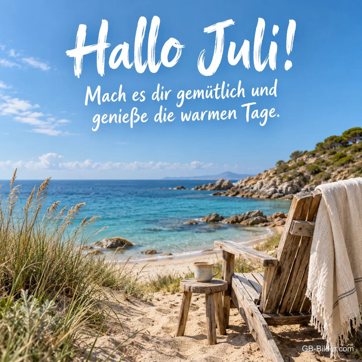 Holzstuhl in den Dünen am Meer, Text: Hallo Juli! Mach es dir gemütlich. Holzstuhl in den Dünen am Meer, Text: Hallo Juli! Mach es dir gemütlich.
