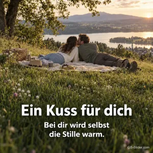 Paar küsst sich auf einer Picknickdecke über dem See, Text: Ein Kuss für dich