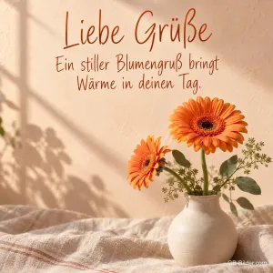 Orange Gerbera in einer Vase, Text: Liebe Grüße