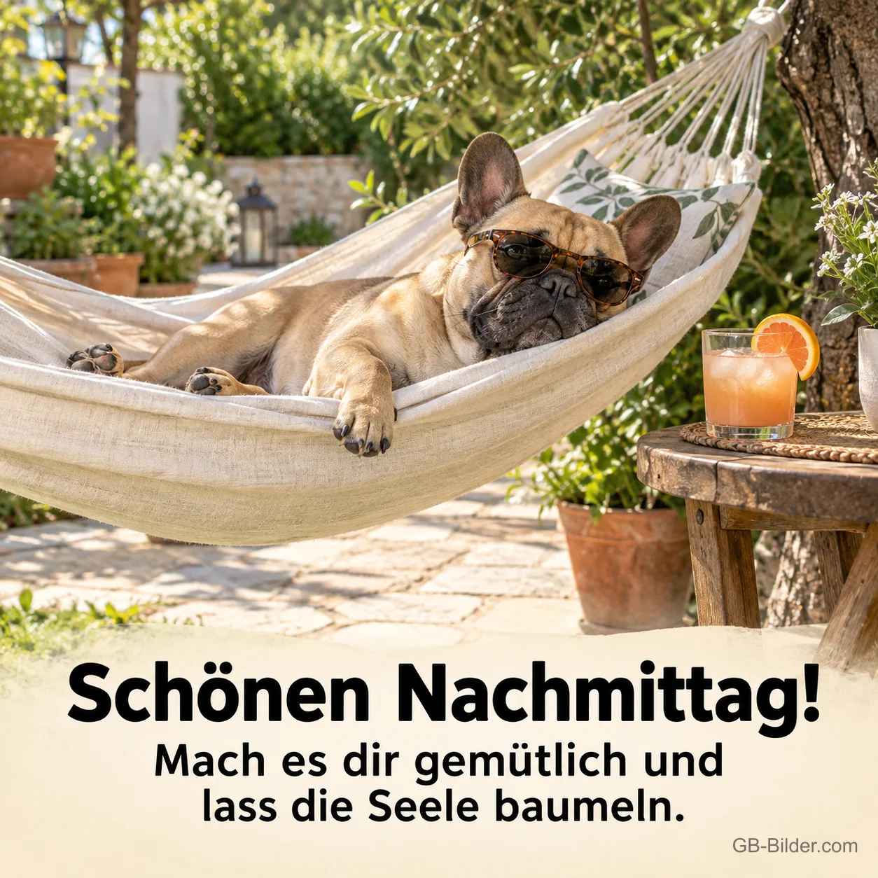 Bulldogge mit Sonnenbrille in der Hängematte, Text: Schönen Nachmittag!