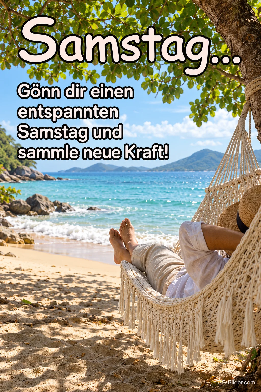 Person entspannt in einer Hängematte am Sandstrand, Text: Samstag… – Gönn dir einen entspannten Samstag und sammle neue Kraft!