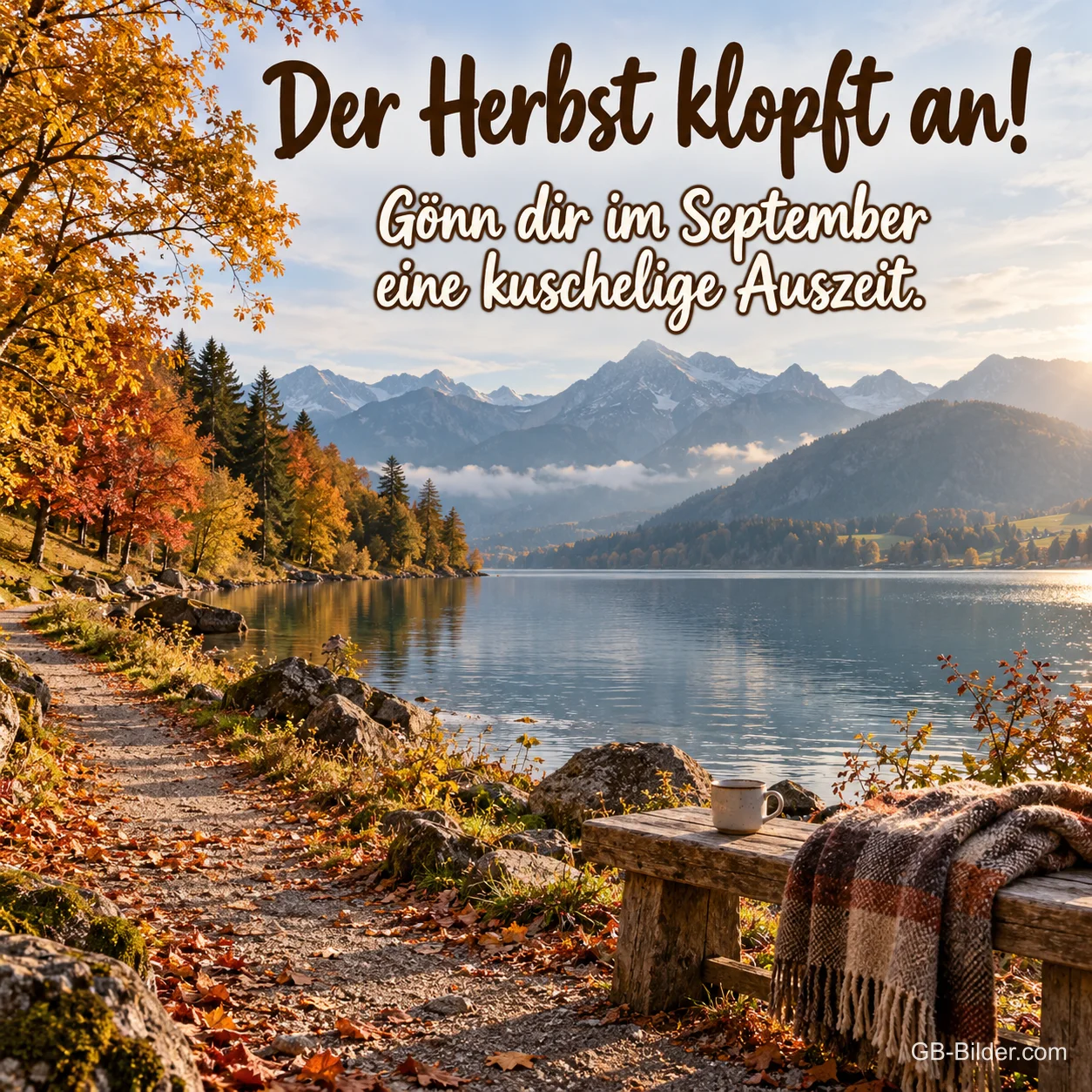 Uferweg mit Bank am Bergsee im Herbst, Text: Der Herbst klopft an! Uferweg mit Bank am Bergsee im Herbst, Text: Der Herbst klopft an!
