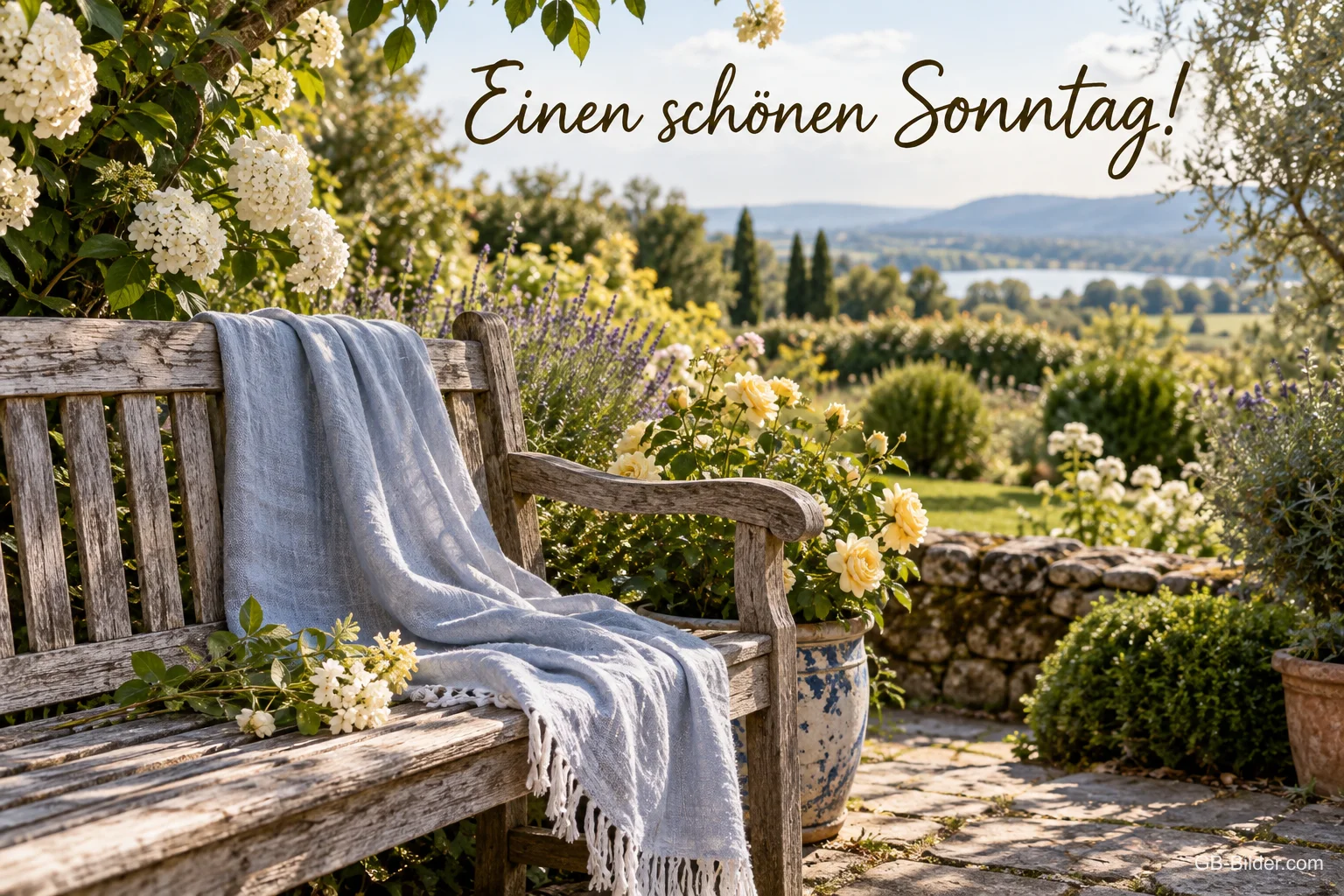 Gartenbank zwischen Rosen, Text: Einen schönen Sonntag!