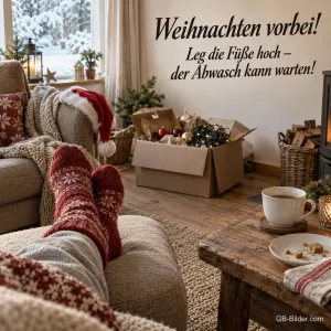 Füße in Wollsocken auf dem Sofa, Text: Weihnachten vorbei! Leg die Füße hoch – der Abwasch kann warten!