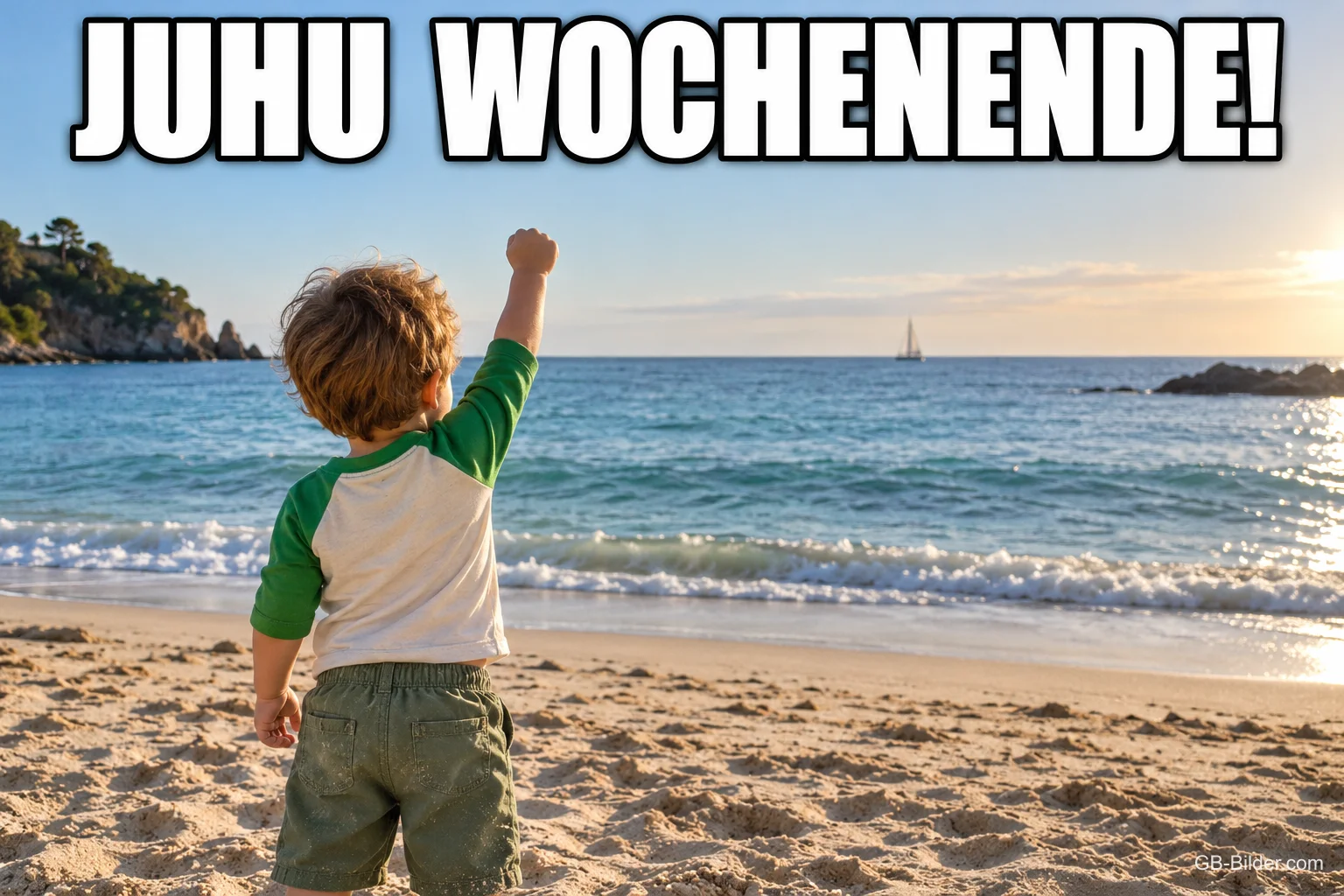 Jubelnder Junge am Strand, Text: JUHU WOCHENENDE