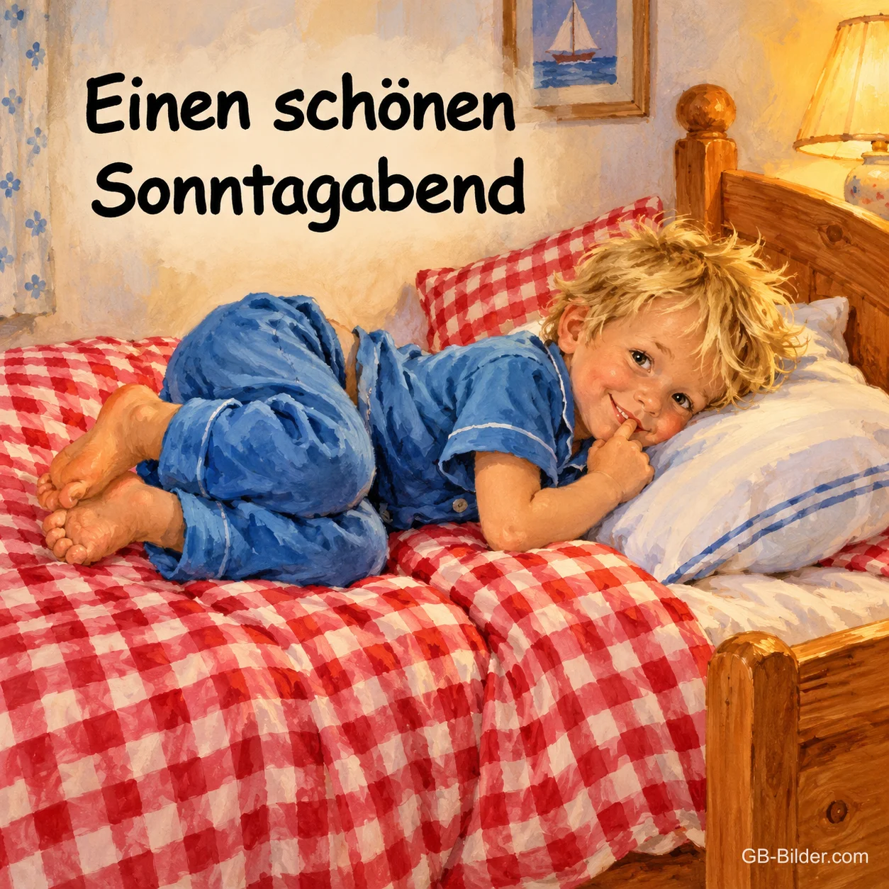 Kleiner Junge im Schlafanzug liegt lächelnd im Bett, Text: Einen schönen Sonntagabend