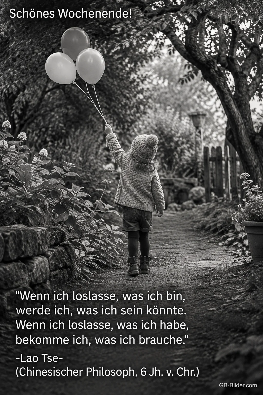 Kind mit Luftballons auf einem Gartenweg, Zitat Lao Tse, Schönes Wochenende!