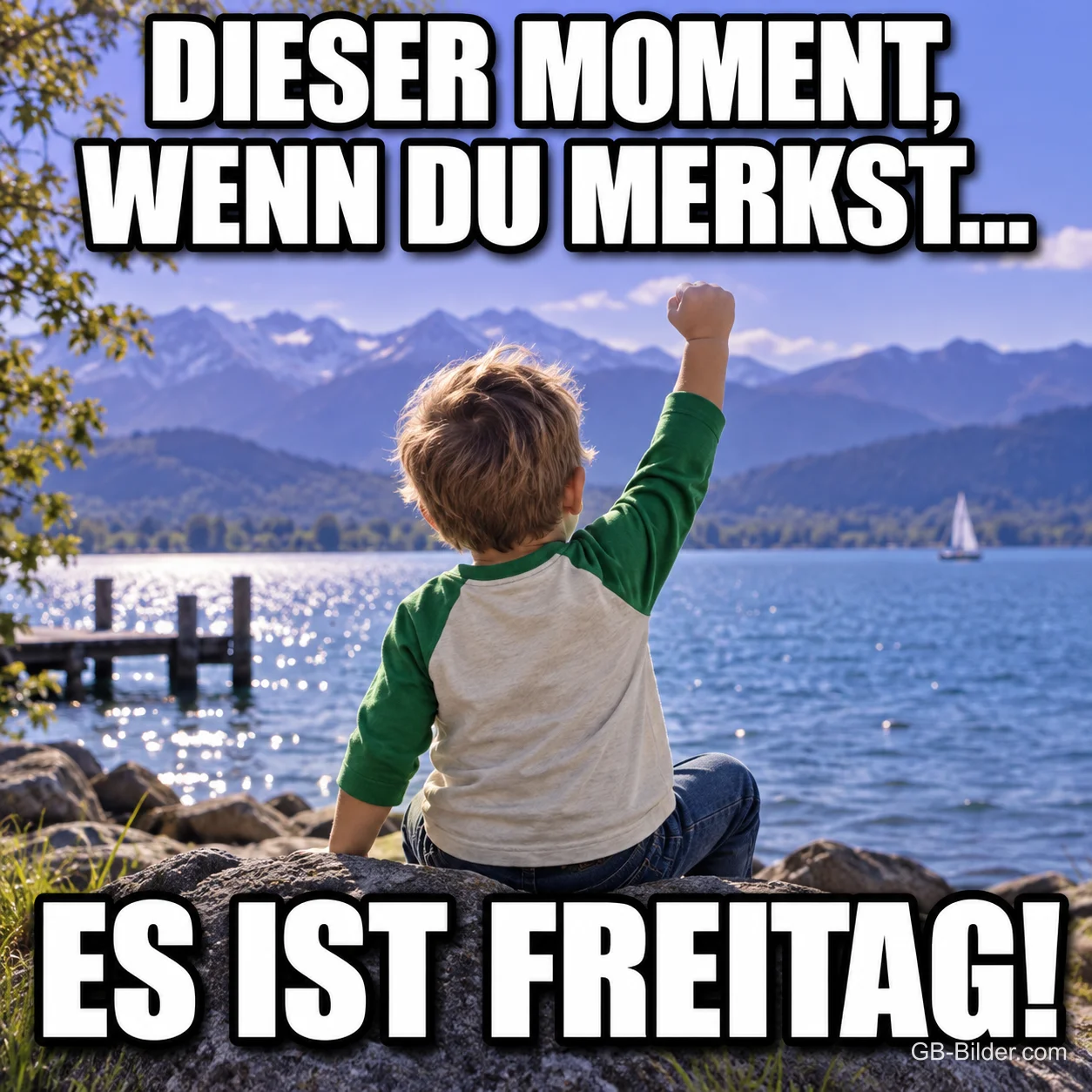 Junge reckt jubelnd die Faust am See, Text: Dieser Moment, wenn du merkst... es ist Freitag!